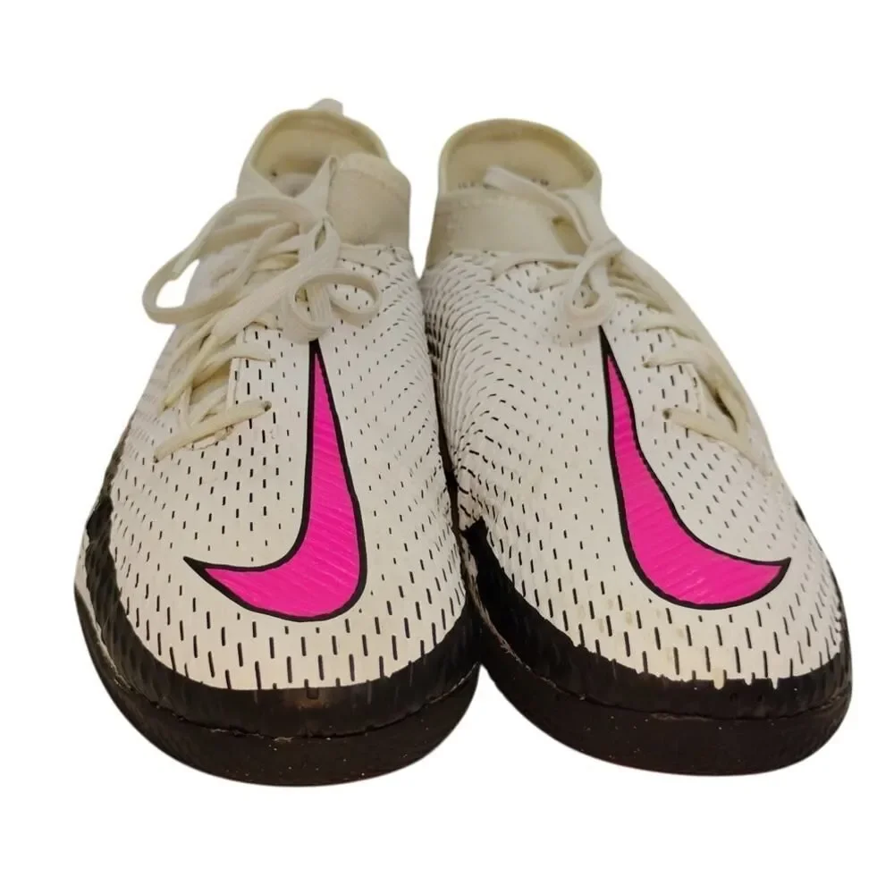 NIKE PHANTOM GT Girls White w/Pink Accents Soccer Shoes - Size: 5.5 Youth